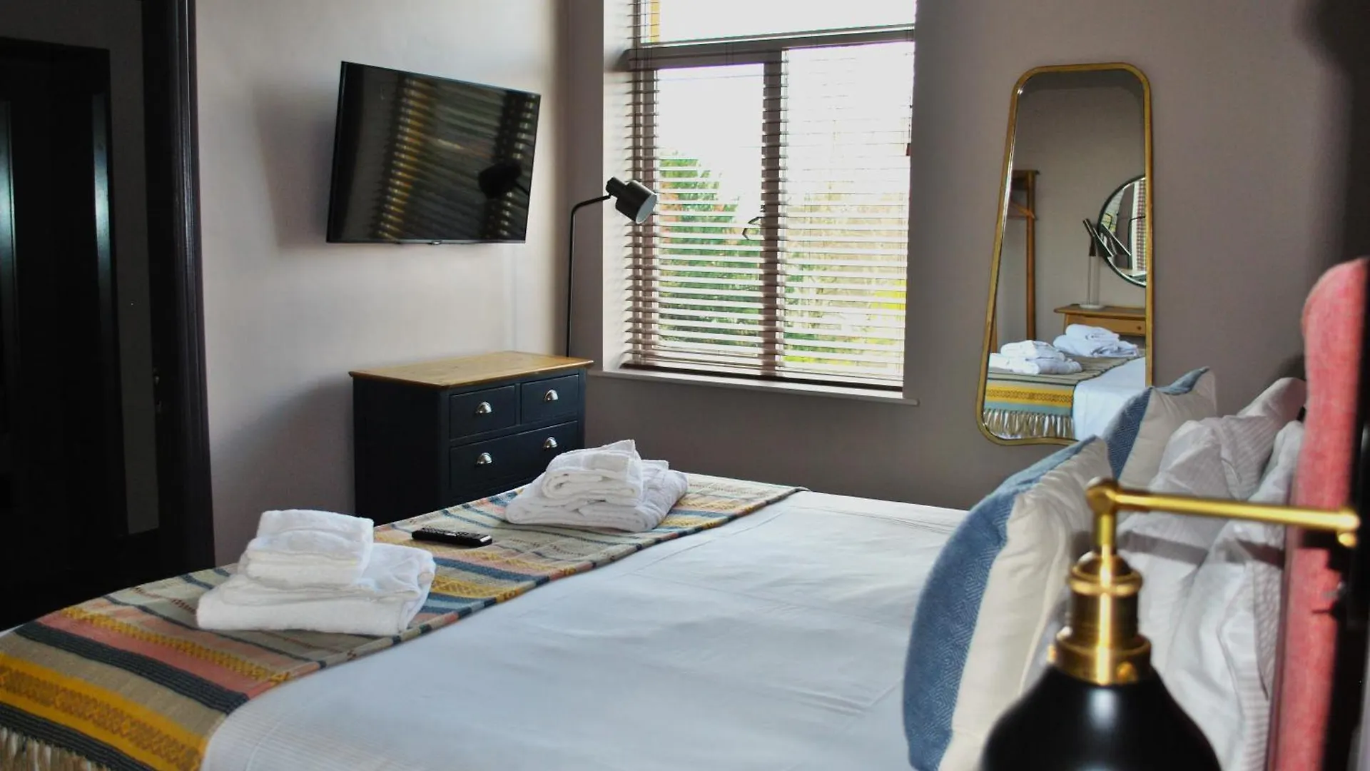 The Lawrance Luxury Aparthotel - Harrogate