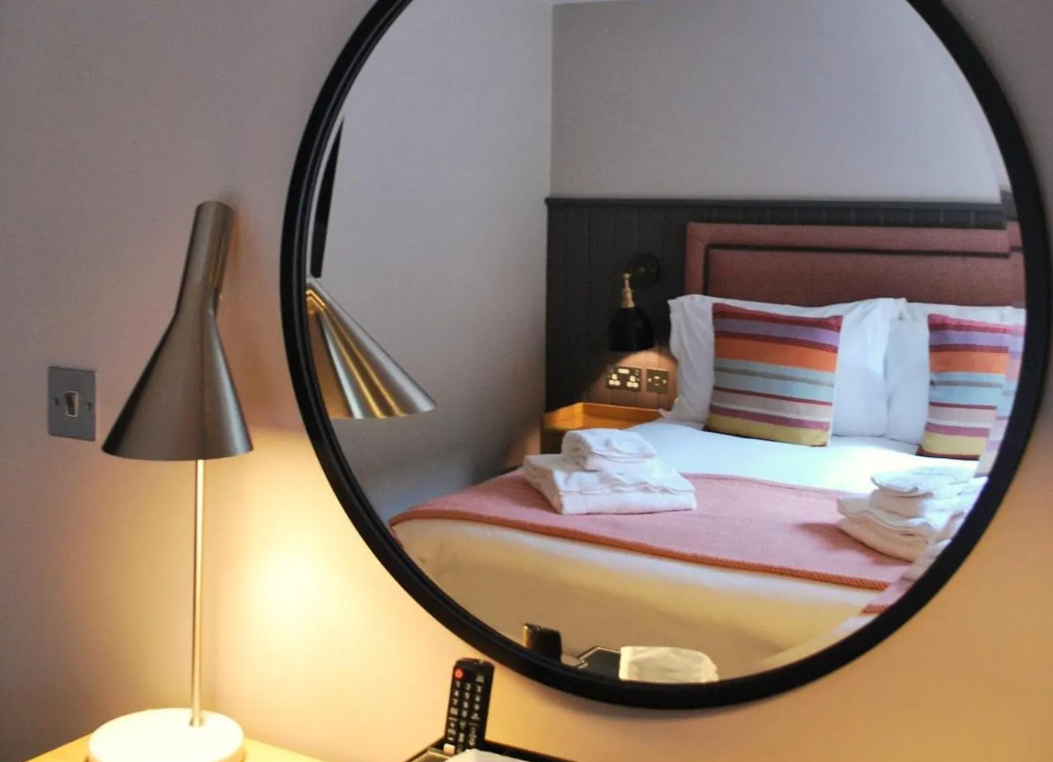 The Lawrance Luxury Aparthotel - Harrogate 4*,  United Kingdom