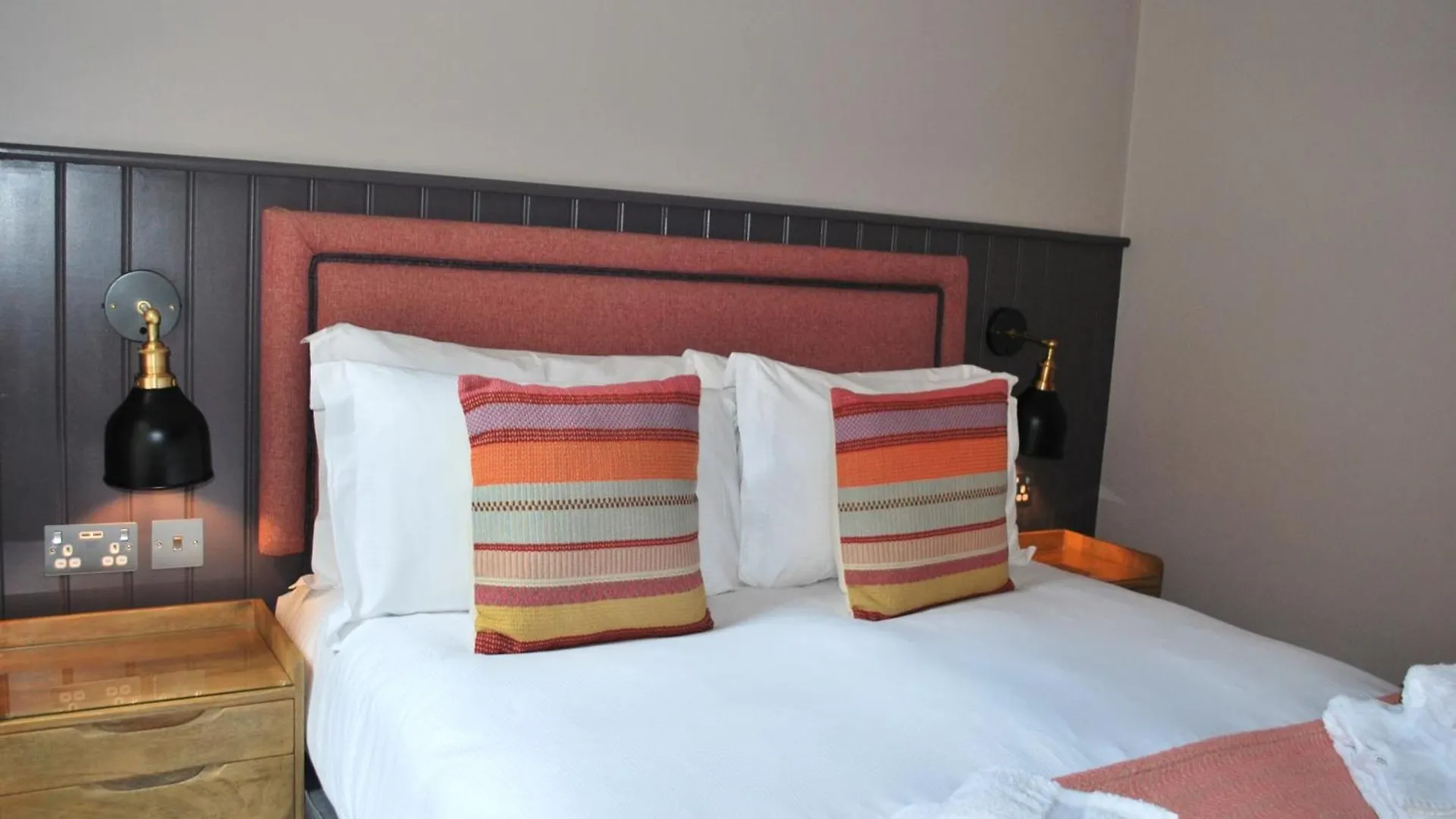 The Lawrance Luxury Aparthotel - Harrogate 4*,
